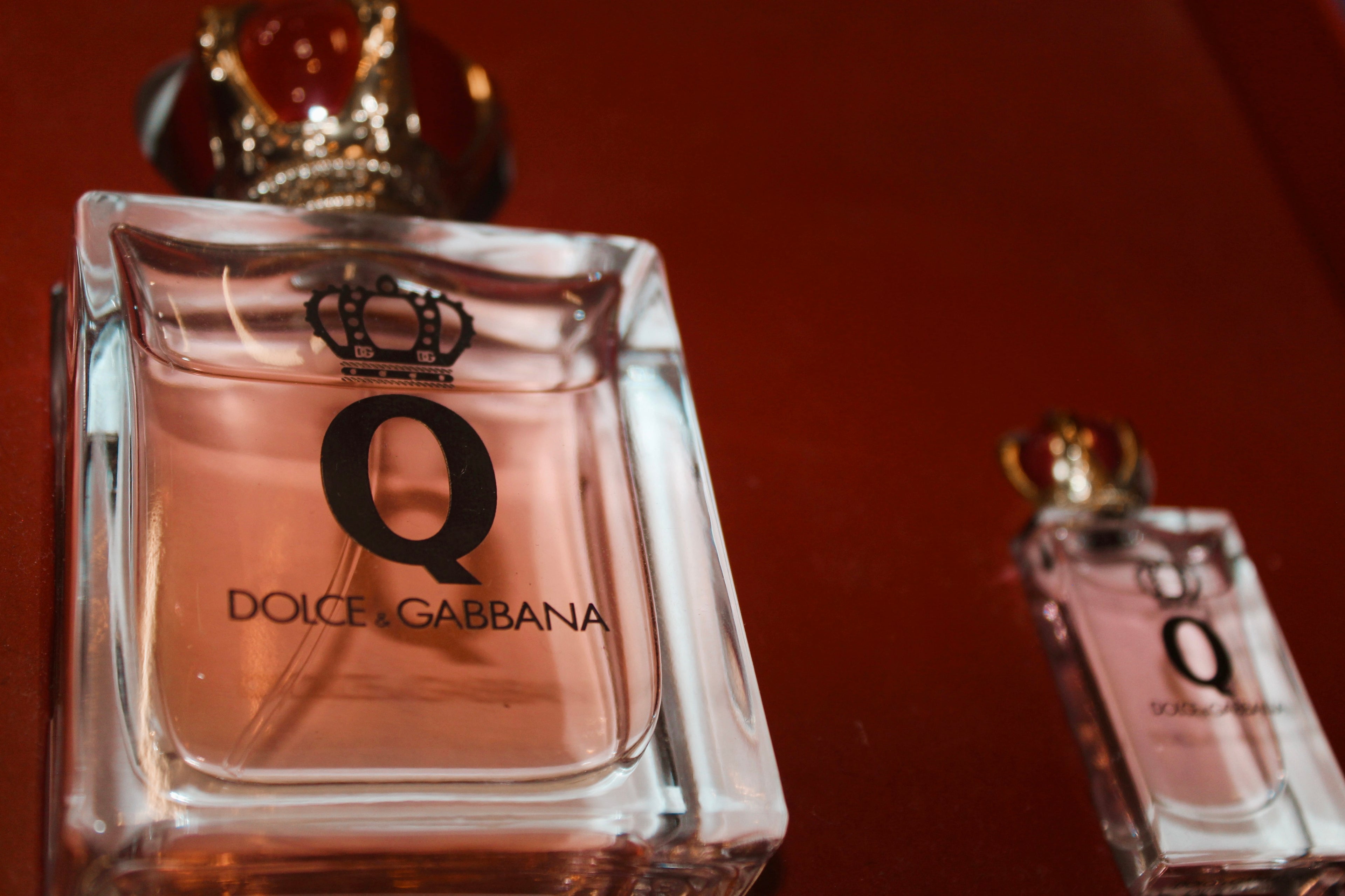 Dolce & Gabbana Q Eau de Parfum 1.7 oz & 0.17 oz Mini Gift Set