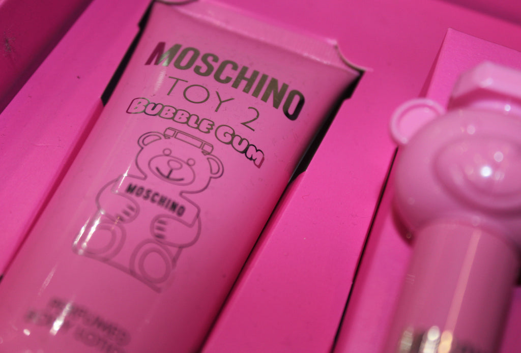 Moschino Toy 2 Bubble Gum Gift Set for Ladies