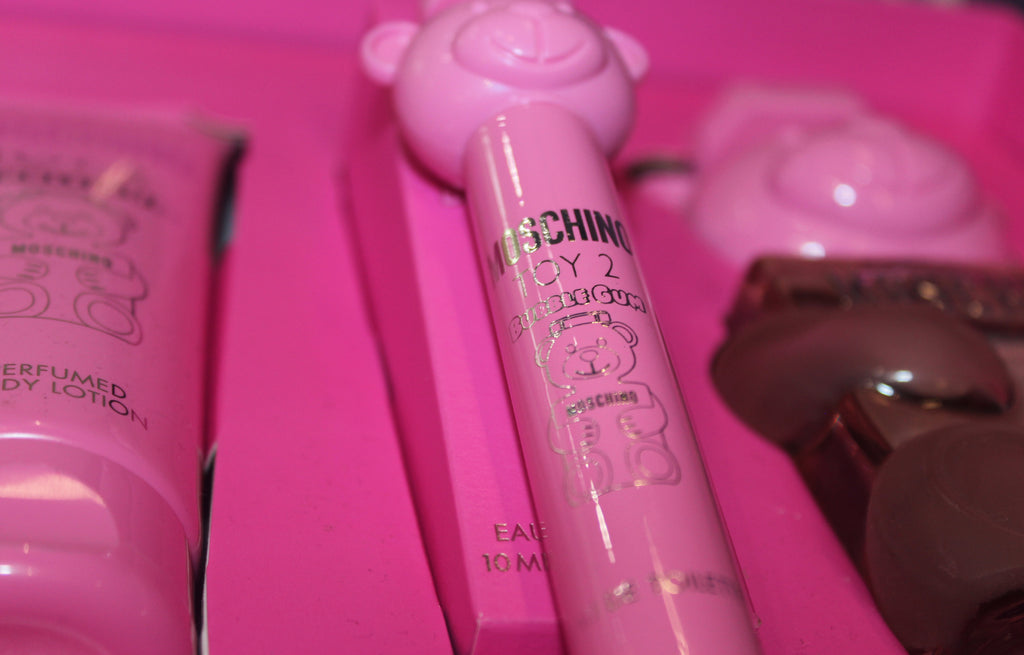 Moschino Toy 2 Bubble Gum Gift Set for Ladies