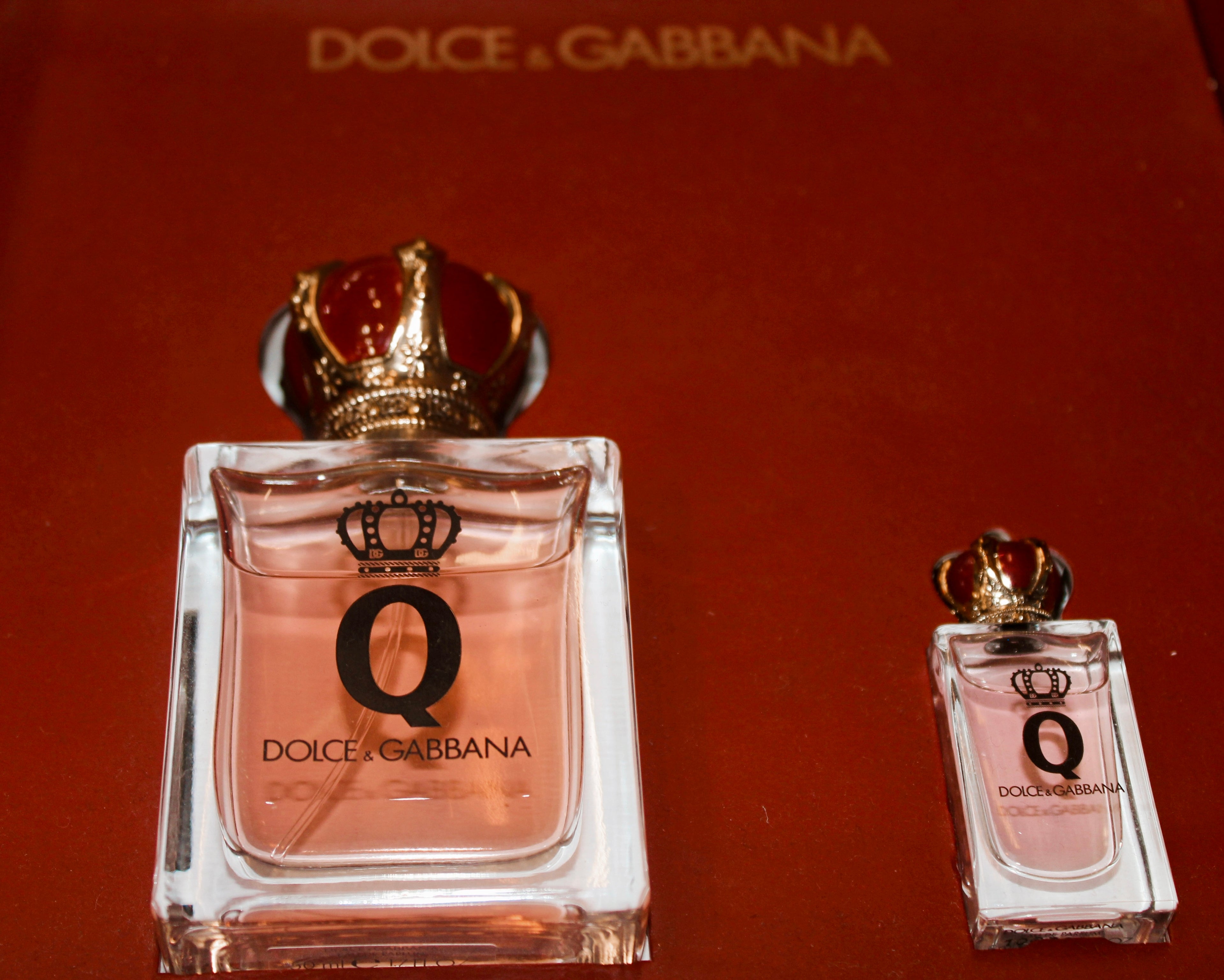 Dolce & Gabbana Q Eau de Parfum 1.7 oz & 0.17 oz Mini Gift Set