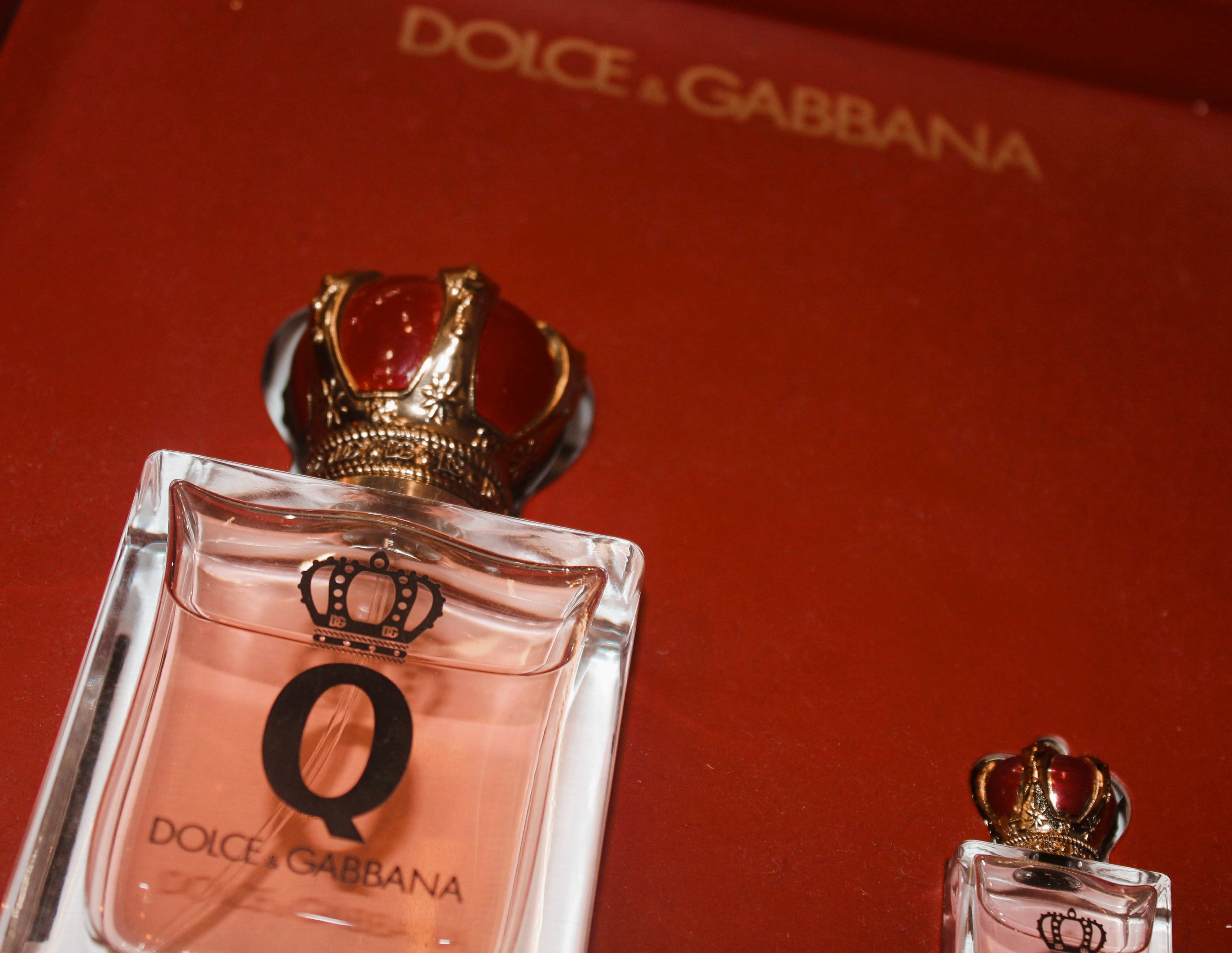 Dolce & Gabbana Q Eau de Parfum 1.7 oz & 0.17 oz Mini Gift Set